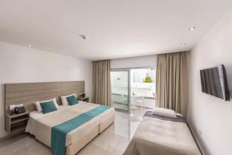 Triple Family room