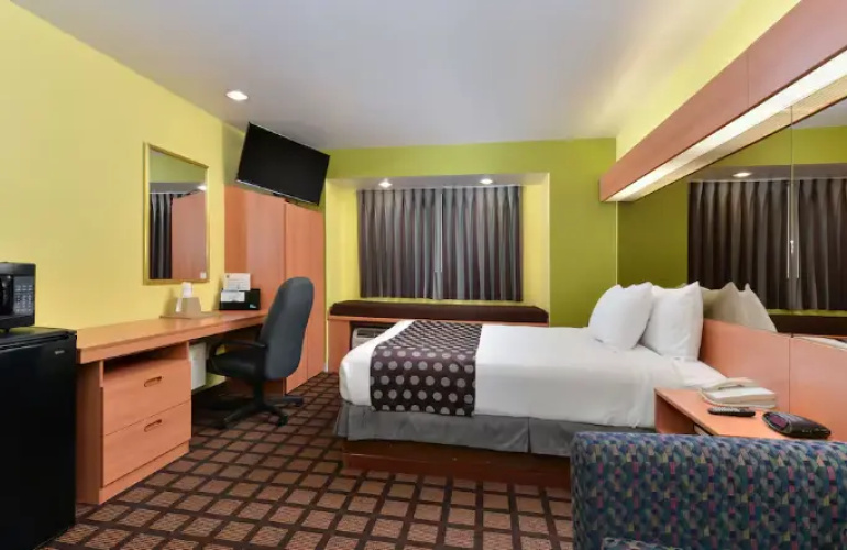 Accessible Double Suite