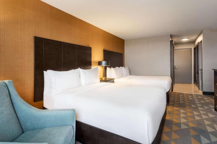 DoubleTree by Hilton Pointe Claire Montreal Airport West photo 7