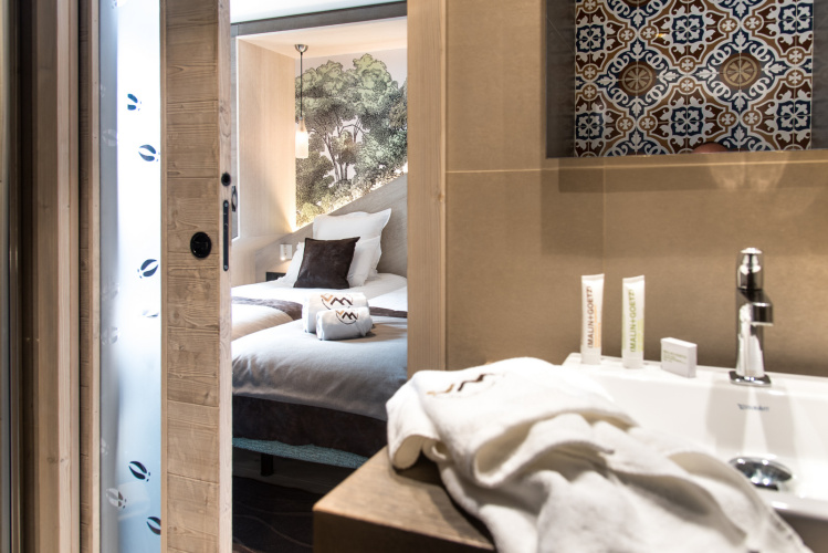 3 Bedrooms Fireplace Apartment