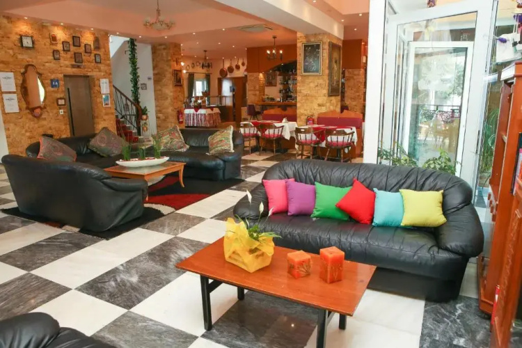 Arte Annapolis Inn
