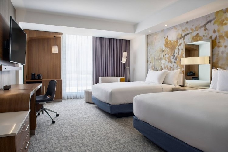 Standard Twin room with city view