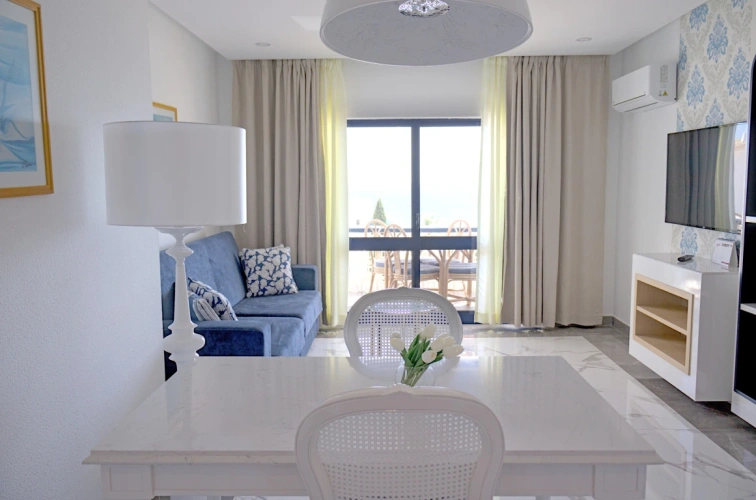 1 Bedroom Premier Apartment 2 adults + 2 children with sea or pool view