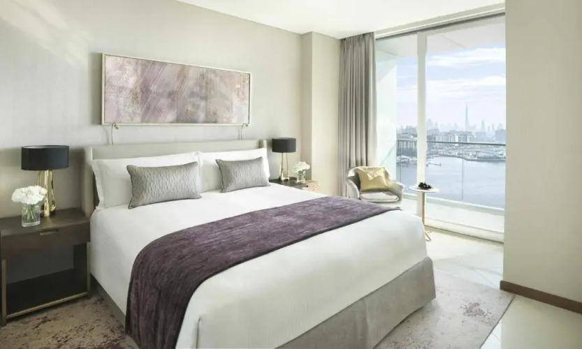 1 Bedroom Premium Waterfront Double Apartment — Twin Beds