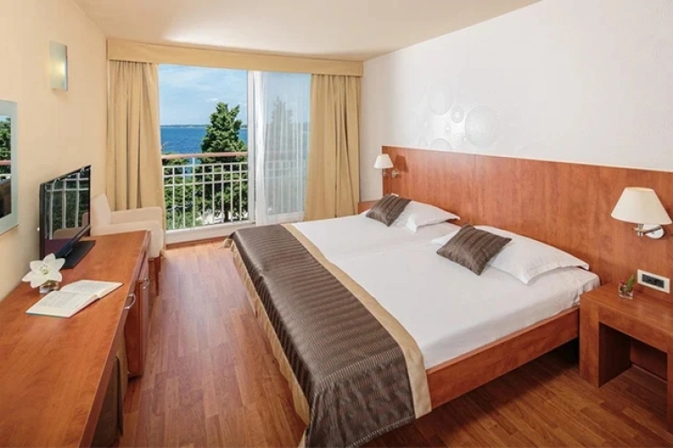 Premium Double room with balcony and sea side