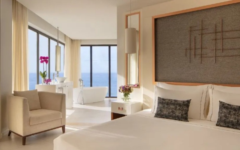 Carvoeiro Suite with balcony and with sea view