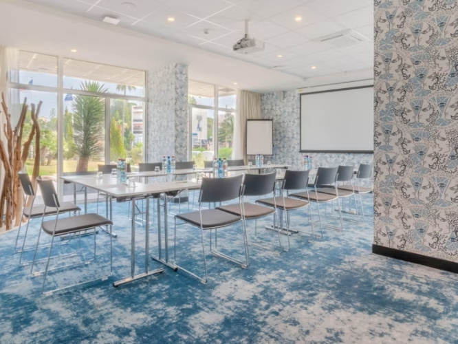 Holiday Inn Nice - Saint Laurent du Var photo 23