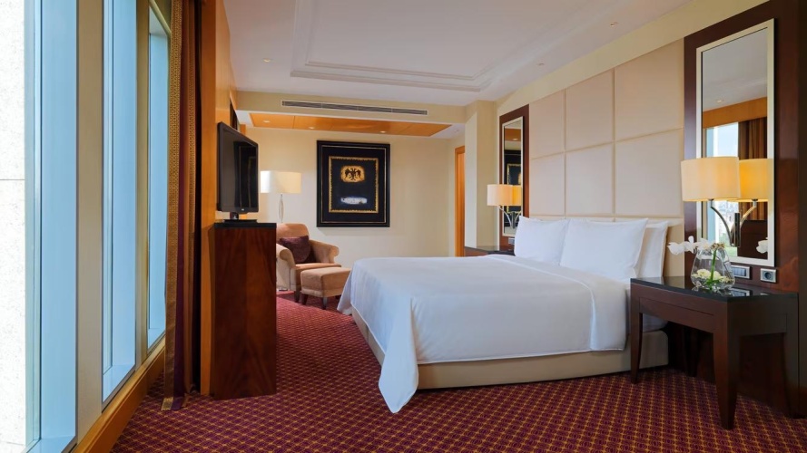 1 Bedroom Executive Double Suite with city view
