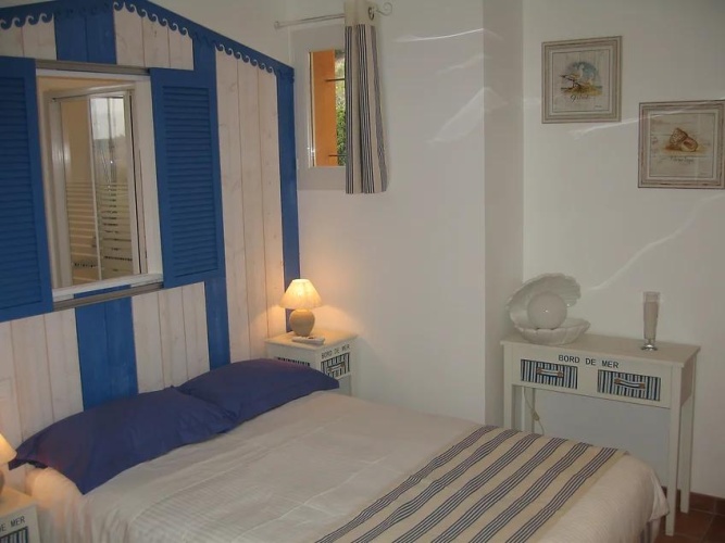 "Mer" Studio