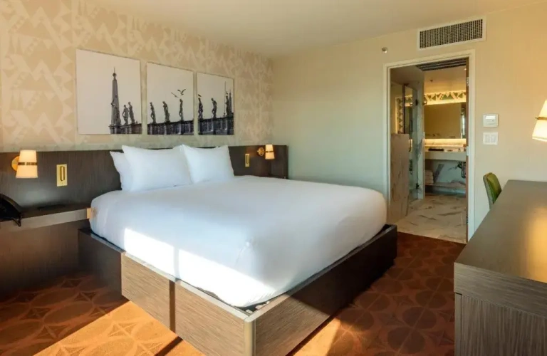 2 rooms Double Suite with balcony