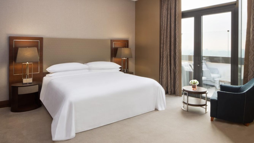Terrace Double Club Suite