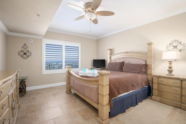 2 Bedrooms Holday Home