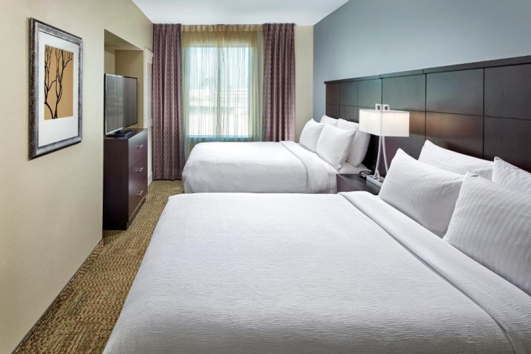 2 Bedrooms Sextuple Suite