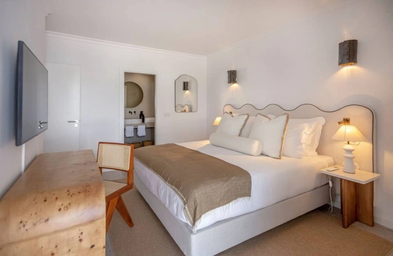 1 Bedroom Apartment with sea view