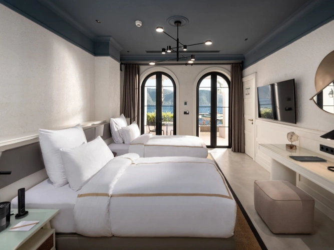 2 Bedrooms Quadruple Suite beachfront