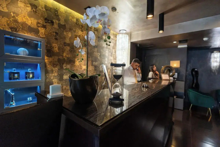 Divina Luxury Hotel