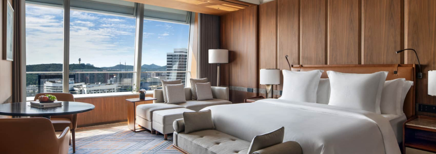 Superior Double room with city view