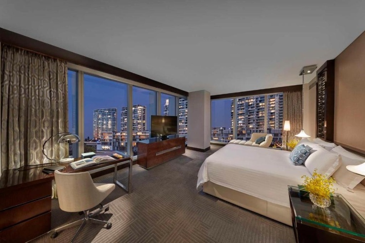 Premier Club View Suite