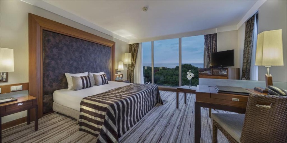 Grand King Suite