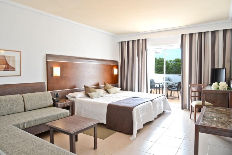 Standard Twin room with sea view