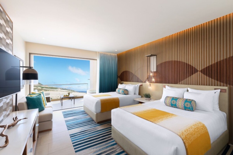 Deluxe Gold Quadruple room