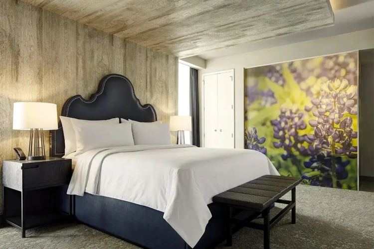 Archer's Den Hearing-Accessible Double Suite with balcony