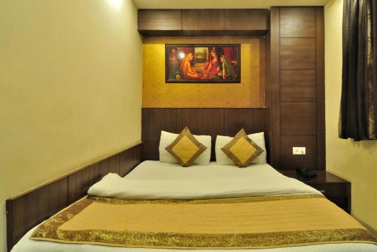 Semi Deluxe Double room