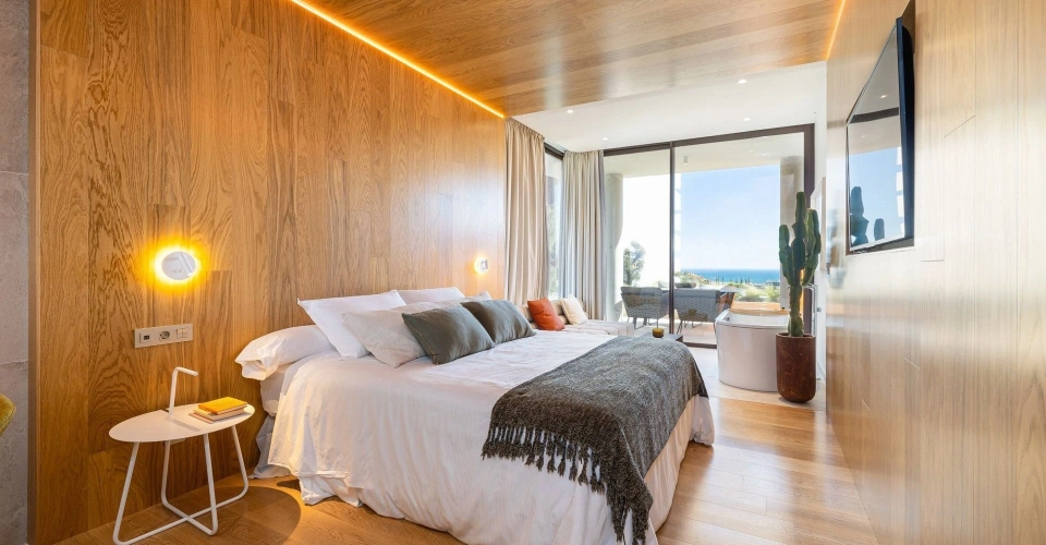 2 Bedrooms with Jacuzzi Leiro Residences Suite
