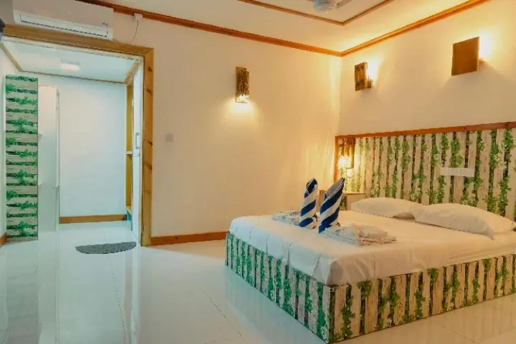 Twin room with garden view