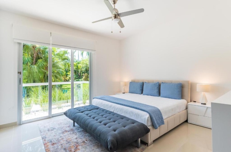 2 Bedrooms Villa