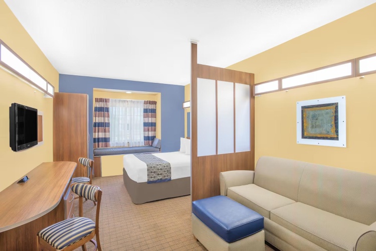 Deluxe Double Studio Suite