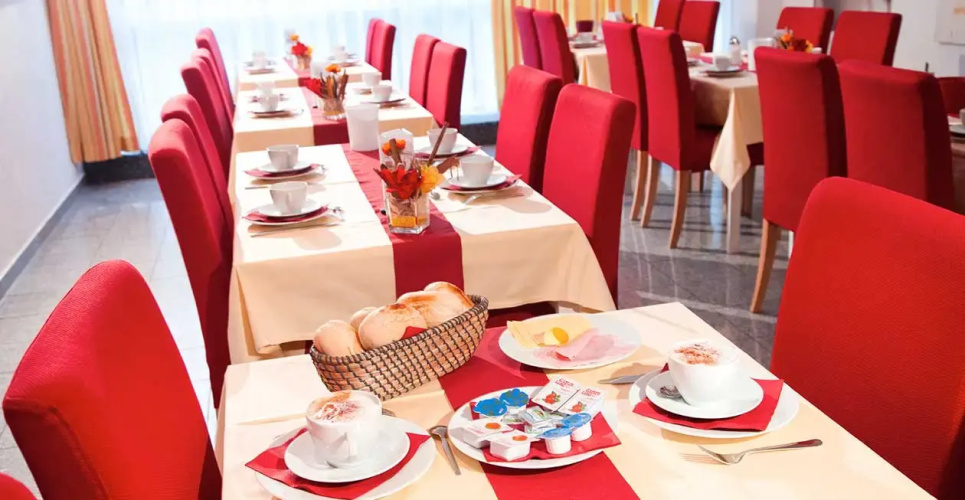 Hotel Lenas West