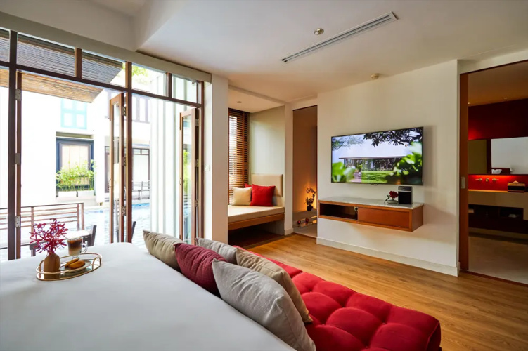 Pool Access LaZzzzz Double Suite