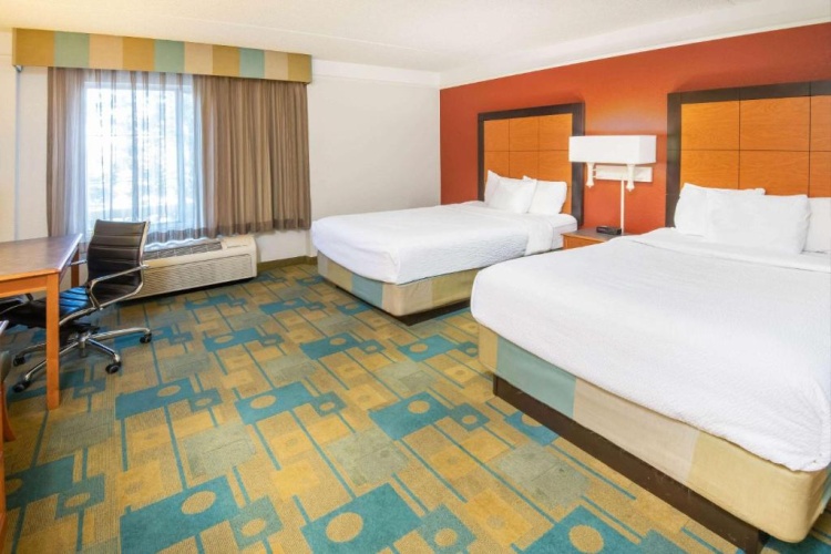Deluxe Quadruple room