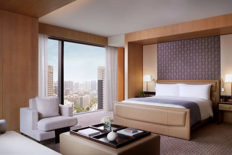 1 Bedroom Ritz-Carlton Club Lounge Access Larger Double Suite with city view