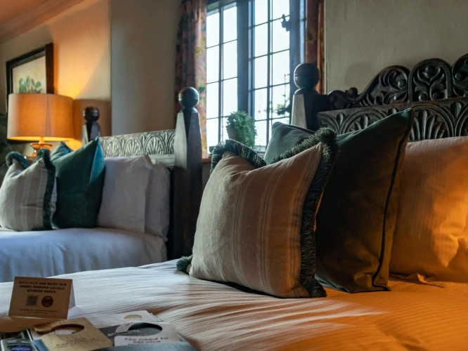 Abbots Twin room