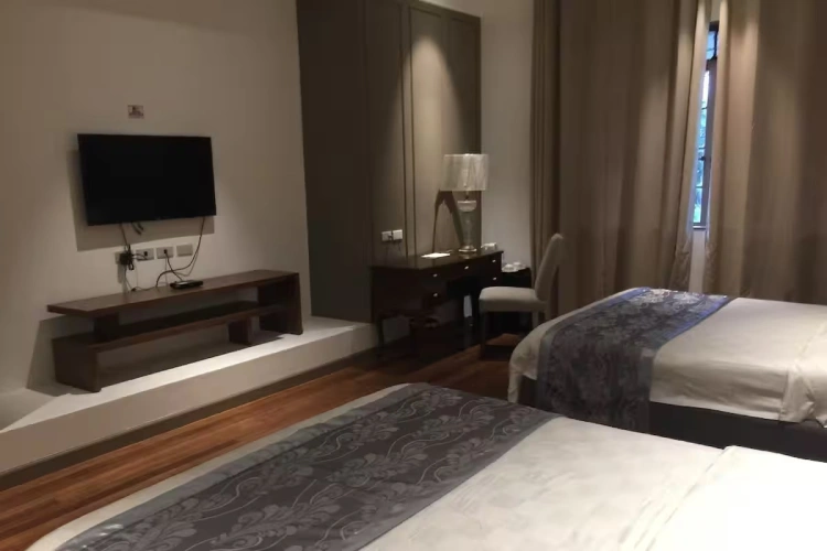 Executive Pool Suite