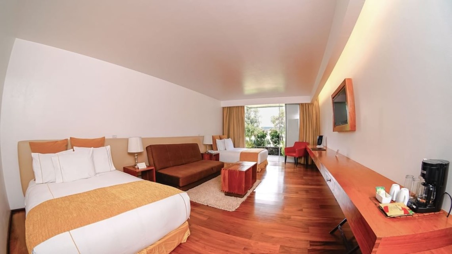 Deluxe Siglo XXI Twin Suite