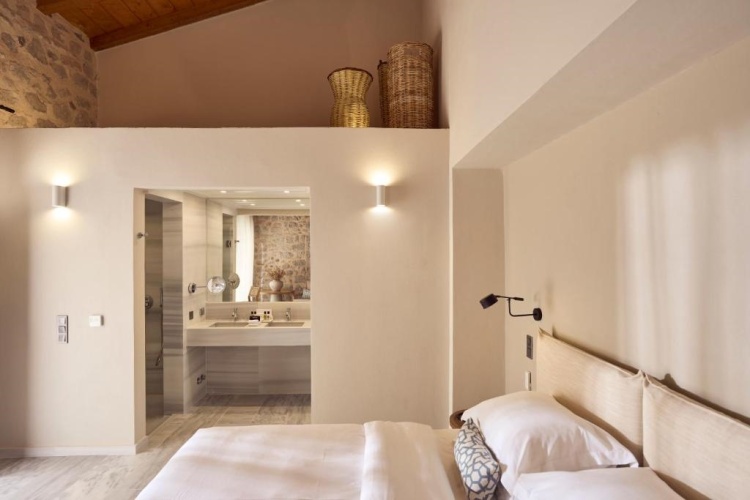 Side with Private Pool Double Suite Beachfront