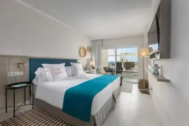 Superior Unique Twin room with view