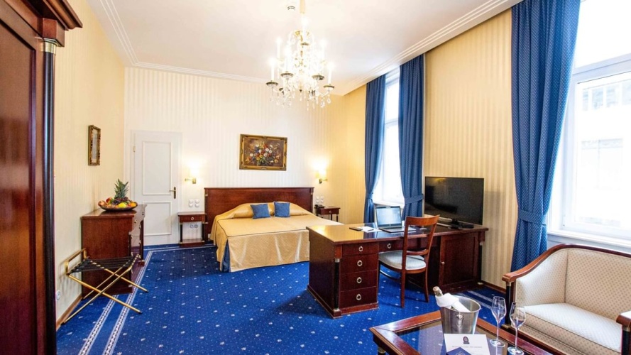 Business Class room