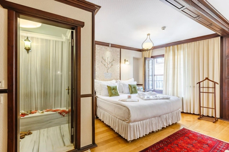 Family with private hammam room