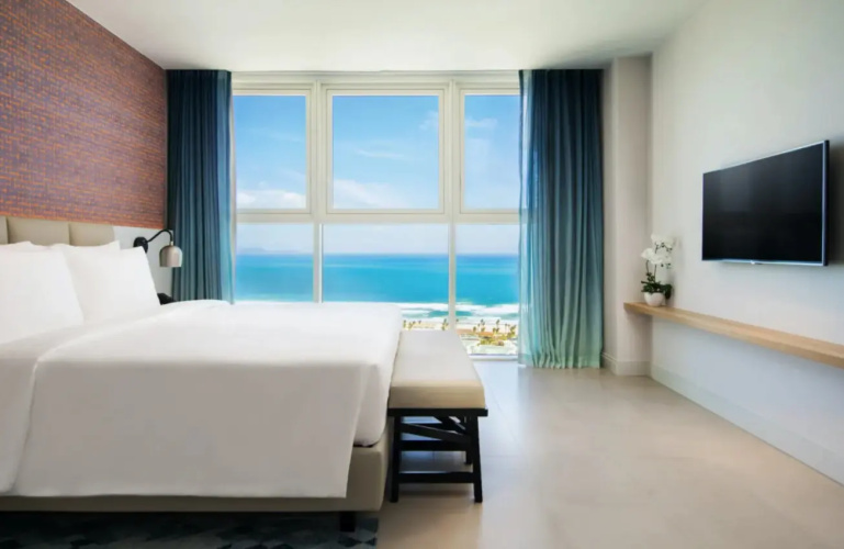 3 Bedrooms Panoramic Terrace Suite with ocean view