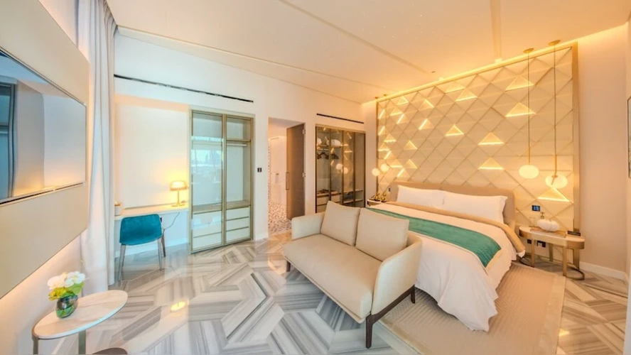 2 Bedrooms Skyline Suite with sea view
