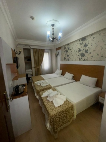 Standard Triple room