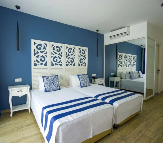 Club Twin room with sea view