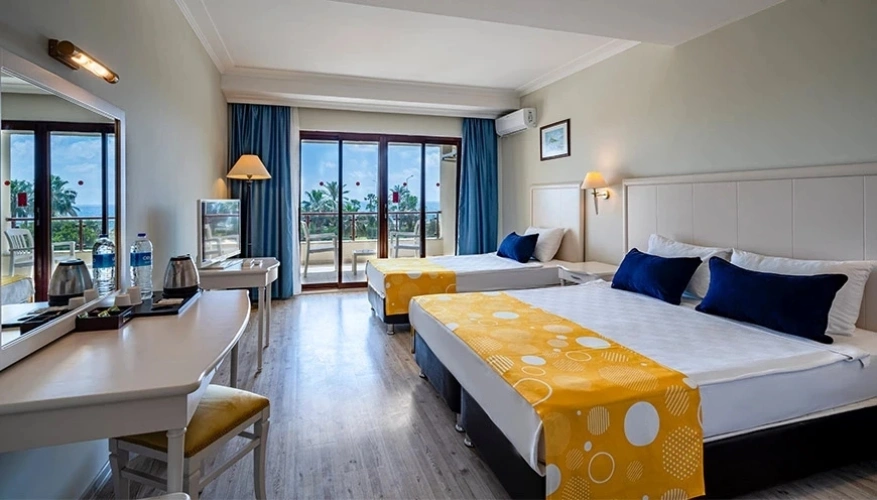 Standard Twin room with sea view