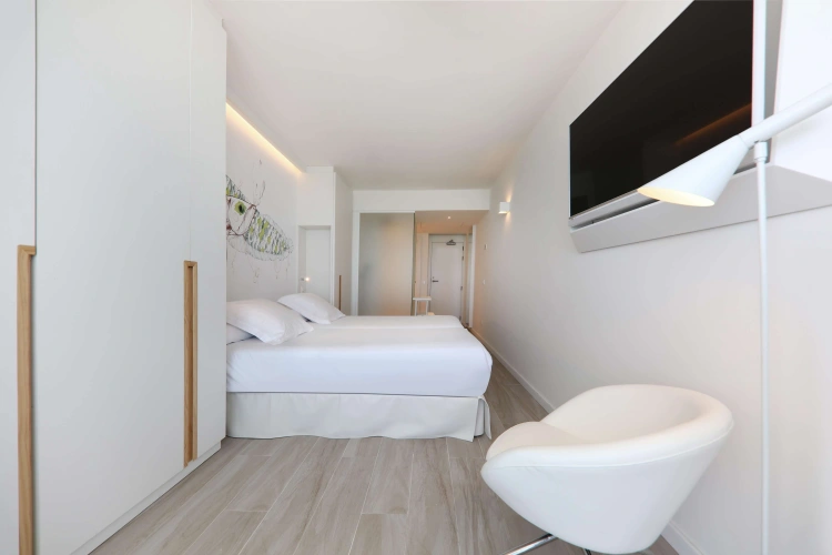 Twin room with pool view