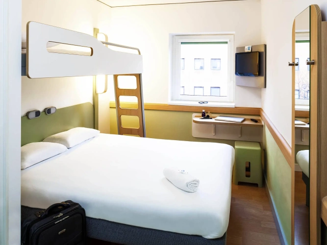 Triple room