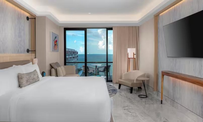 Deluxe Double Suite oceanfront